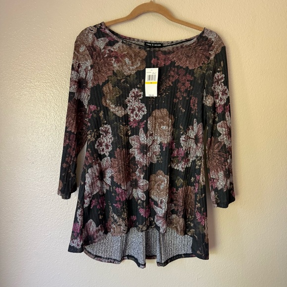 Cable & Gauge Floral Print Tunic - Picture 2 of 5